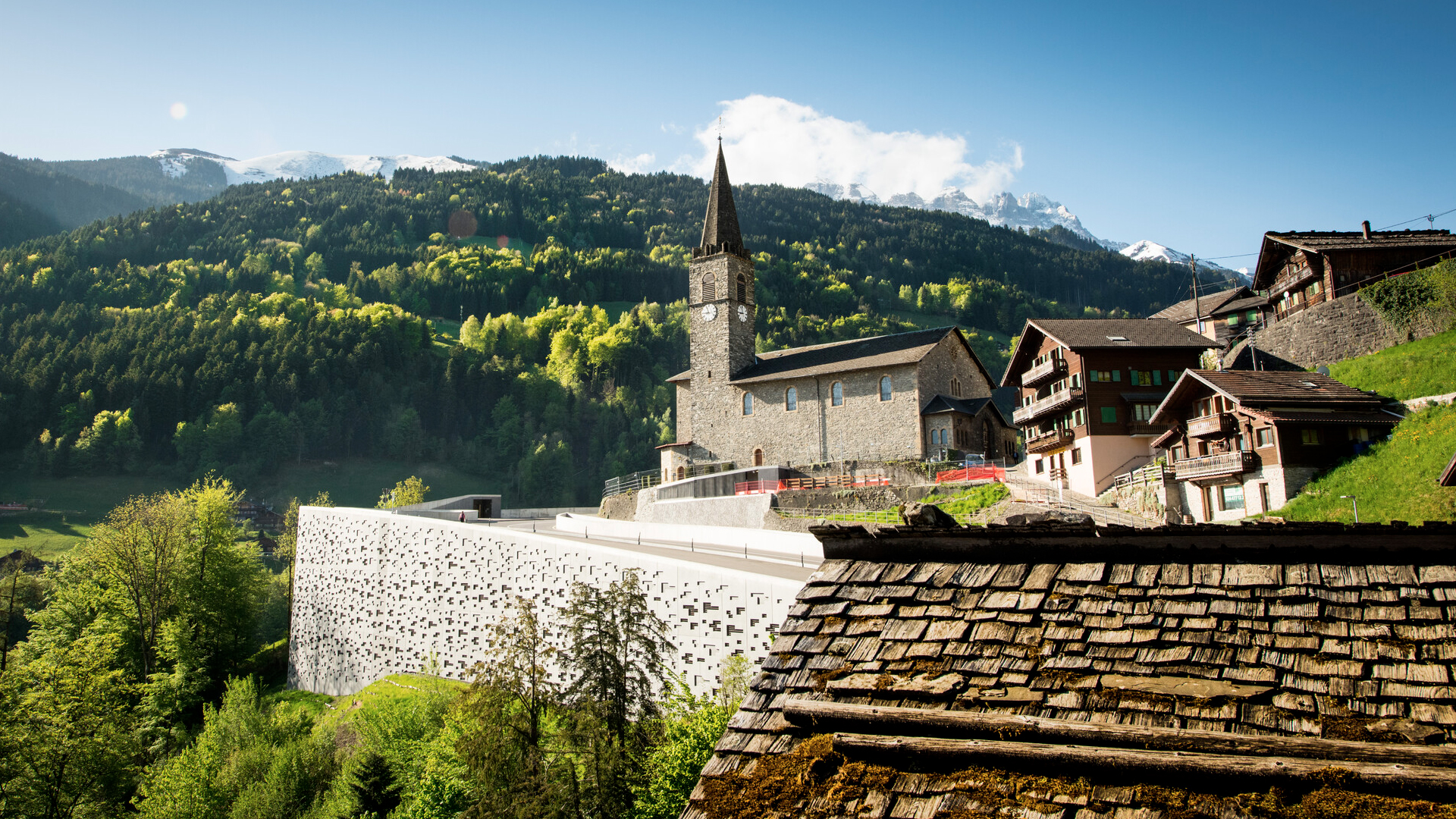 Mit antiken Chalets und neuen Infrastrukturen bildet der Dorfkern von Troisterrents eine perfekte Verbindung von Tradition und Modernität.